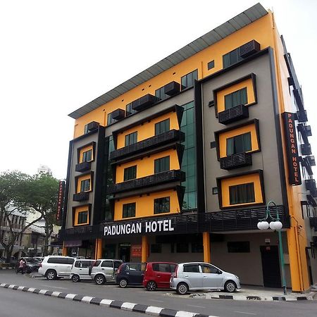 Padungan Hotel Kuching Buitenkant foto