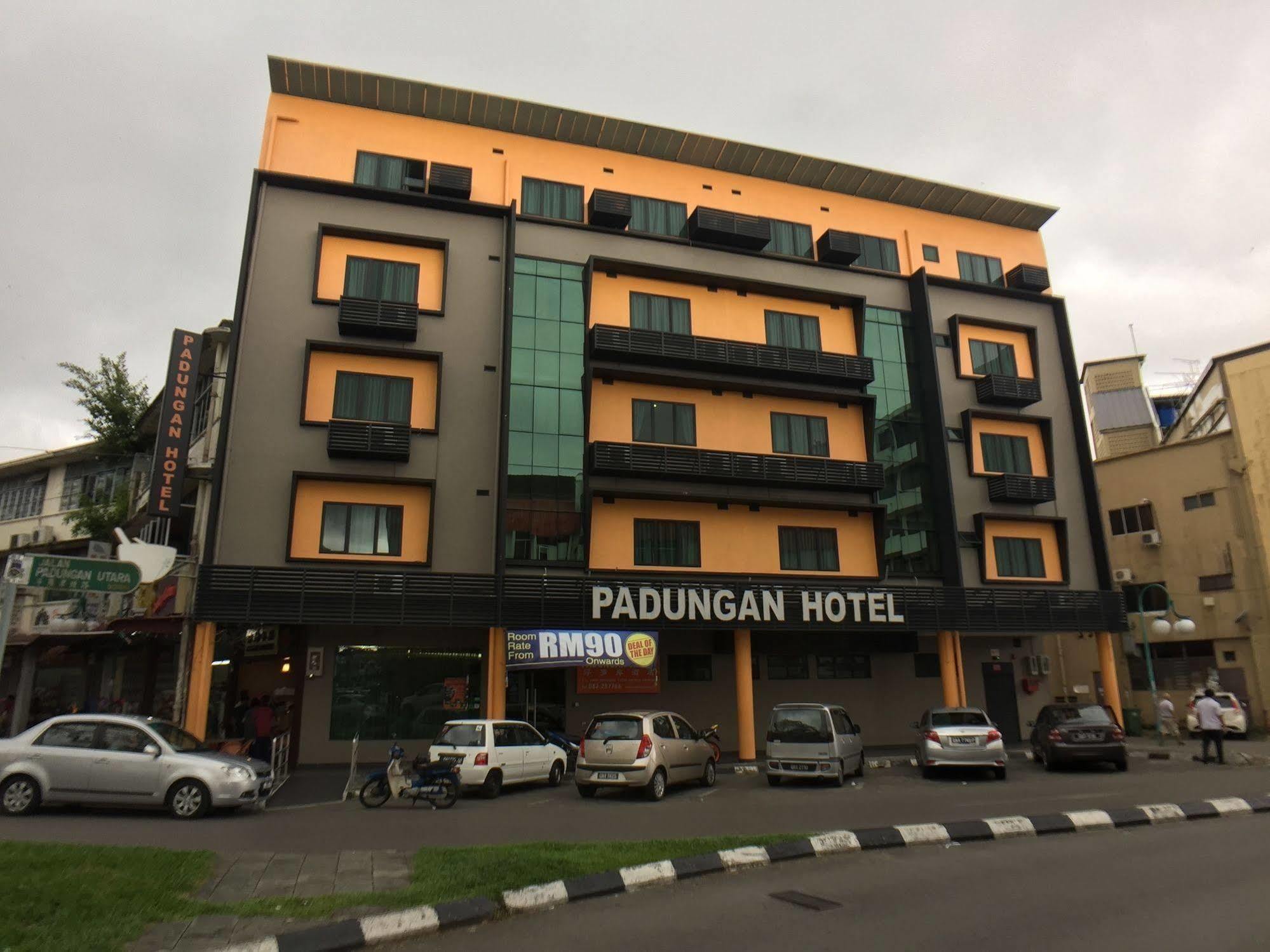 Padungan Hotel Kuching Buitenkant foto